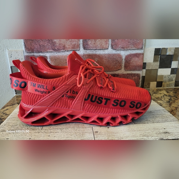 JUST SO SO RED MENS RUNNING SHOES - Picture 3 of 6